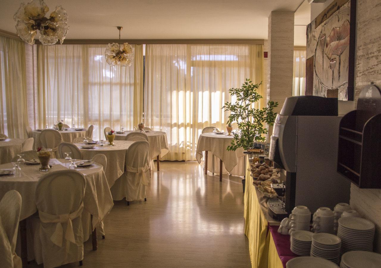 Hotel Fucsia 里乔内 外观 照片